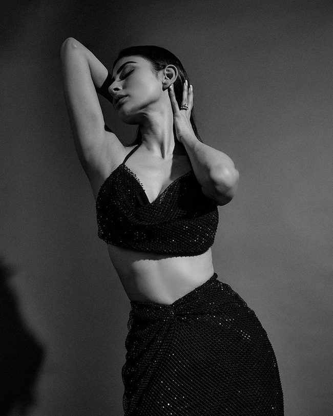 Staggering Looks Of Mouni Roy